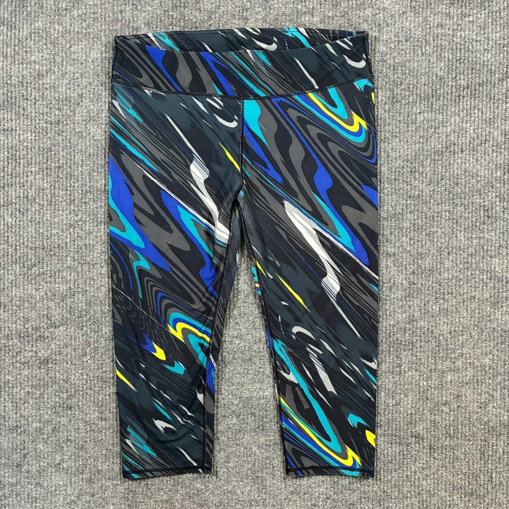 Fabletics Womens Leggings 2XL‎ Multicolor Pull On Capri Mid Rise Athletic Gym